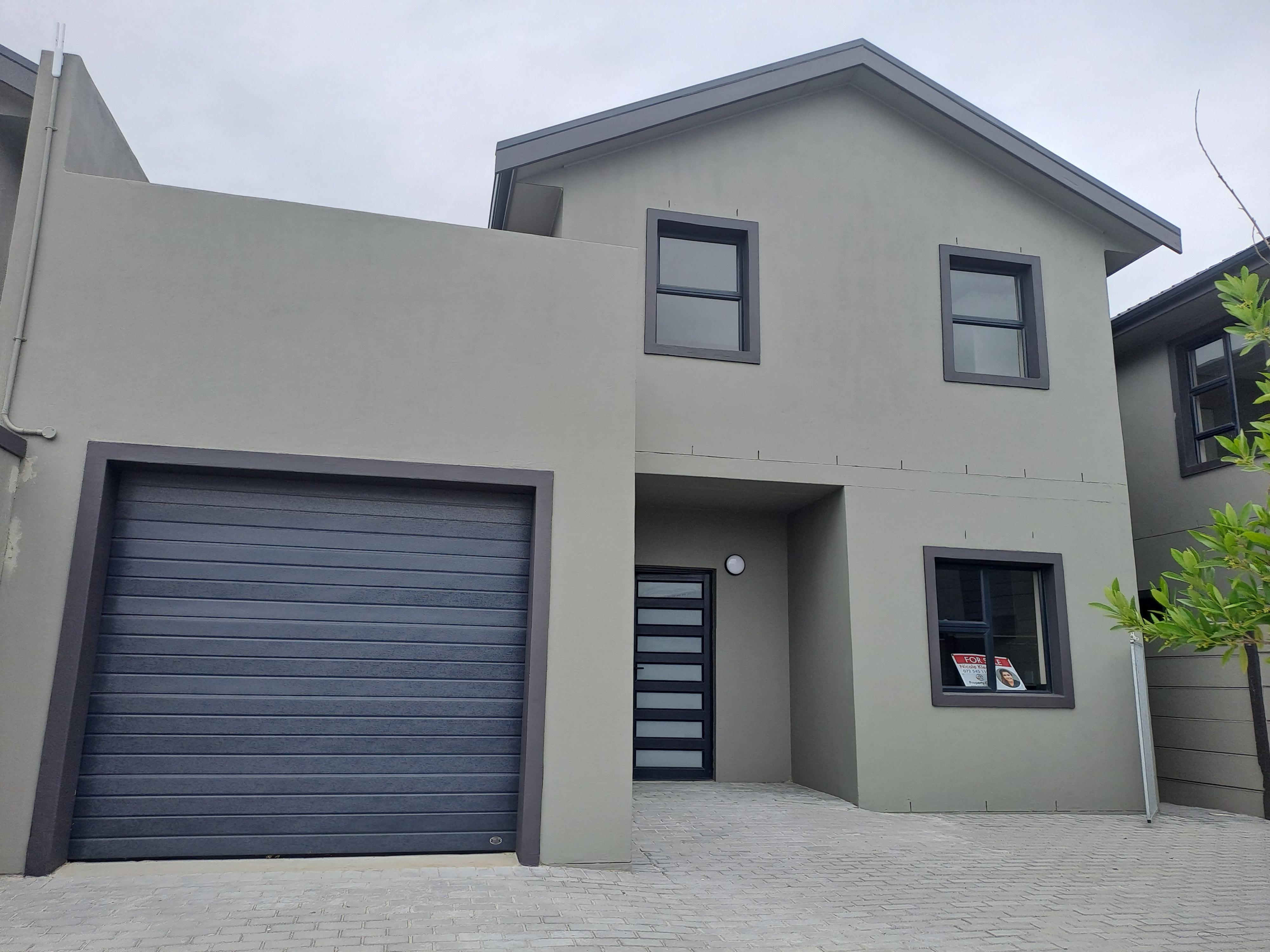 3 Bedroom Property for Sale in Sea Breeze Western Cape